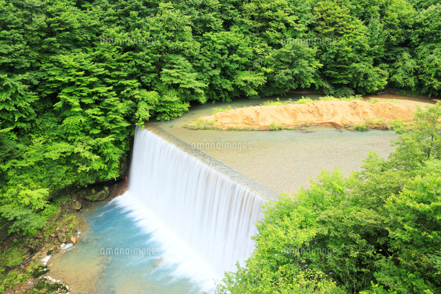 岩手県 八幡平 新緑の松川渓谷 の写真素材 イラスト素材 アマナイメージズ
