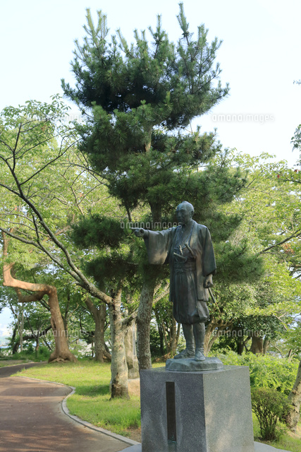 石巻 日和山公園の川村孫兵衛の像 の写真素材 イラスト素材 アマナイメージズ