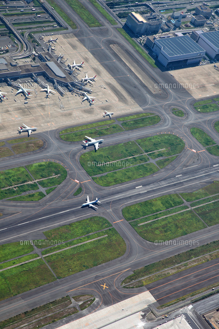 羽田空港 航空写真 の写真素材 イラスト素材 アマナイメージズ