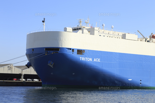 横浜港の自動車専用船 の写真素材 イラスト素材 アマナイメージズ