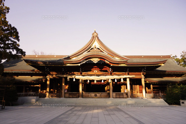 寒川神社の菊の御紋、[10669007809]の写真・イラスト素材｜アマナ
