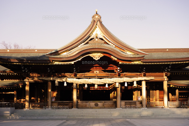 寒川神社の菊の御紋 の写真素材 イラスト素材 アマナイメージズ
