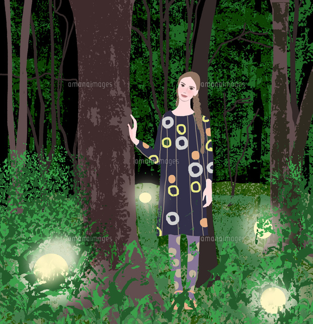 森に立つ少女 の写真素材 イラスト素材 アマナイメージズ