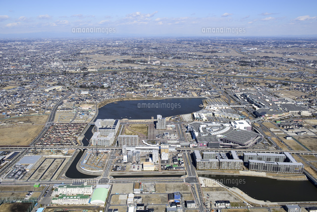 越谷レイクタウン駅空撮 南側より越谷総合公園方面 の写真素材 イラスト素材 アマナイメージズ
