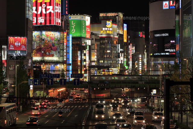 新宿大ガードの夜景 の写真素材 イラスト素材 アマナイメージズ