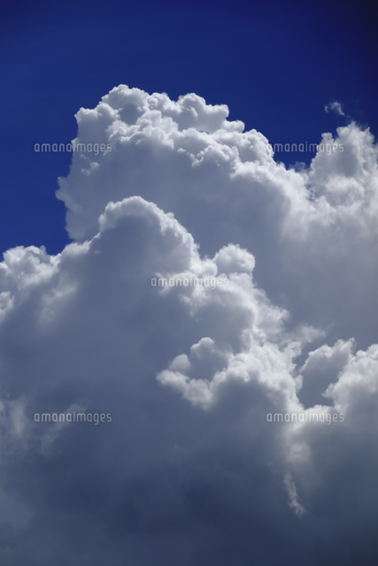 発達した入道雲 の写真素材 イラスト素材 アマナイメージズ