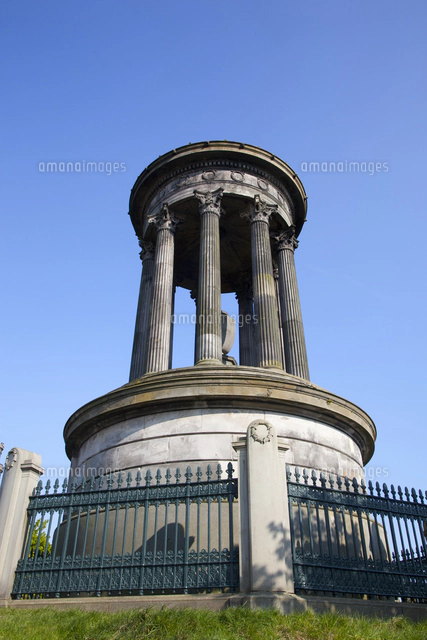 カールトン・ヒルから見たエディンバラの街の夕景[10705000307]の写真