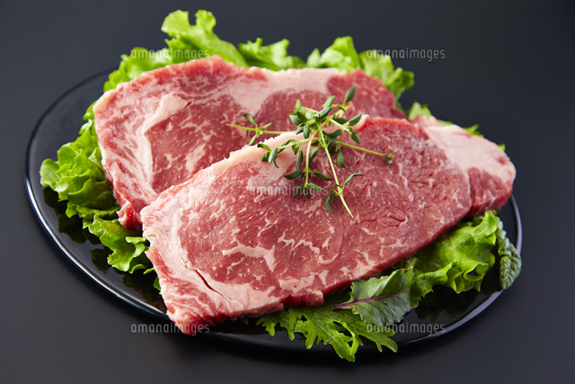 牛肉ロースステーキ の写真素材 イラスト素材 アマナイメージズ 牛肉ロースステーキ の写真素材 イラスト素材 アマナイメージズ