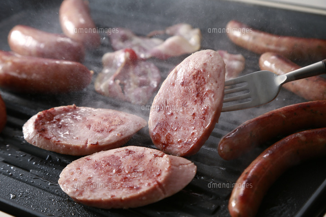 ハム ウインナー ベーコン焼き の写真素材 イラスト素材 アマナイメージズ ハム ウインナー ベーコン焼き の写真素材 イラスト素材 アマナイメージズ