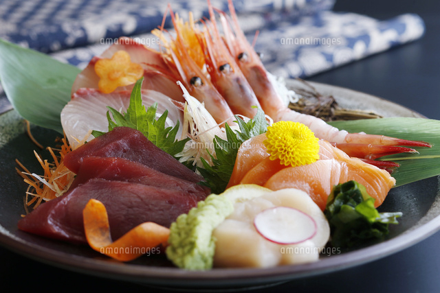 刺身盛り合わせ の写真素材 イラスト素材 アマナイメージズ