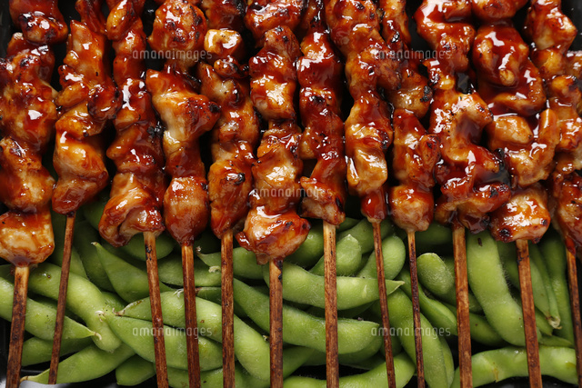 焼き鳥とえだまめ の写真素材 イラスト素材 アマナイメージズ