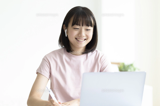 授業 学生の写真素材 ストックフォト アマナイメージズ