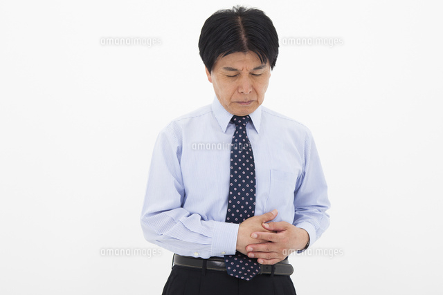 ワイシャツ姿の男性 の写真素材 イラスト素材 アマナイメージズ