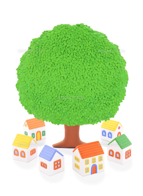 粘土の家と大樹 の写真素材 イラスト素材 アマナイメージズ