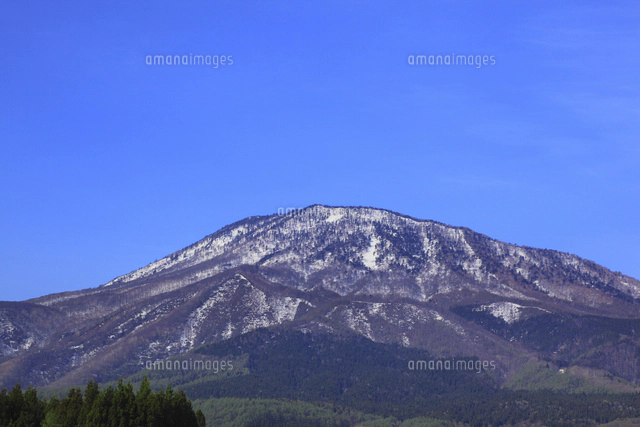 妙高高原・杉野沢から望む黒姫山[10769000181]の写真・イラスト素材