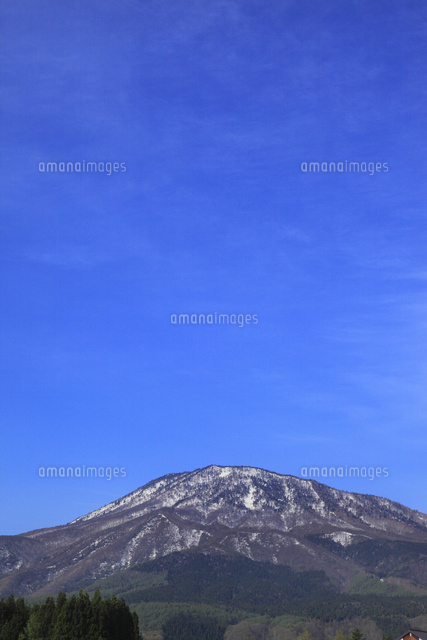妙高高原・杉野沢から望む黒姫山[10769000181]の写真・イラスト素材