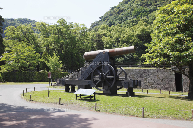 仙巌園の鉄製150ポンド砲 の写真素材 イラスト素材 アマナイメージズ