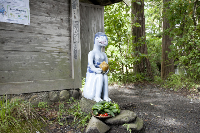 カッパ淵に祀られる河童像[10790013524]の写真・イラスト素材｜アマナ