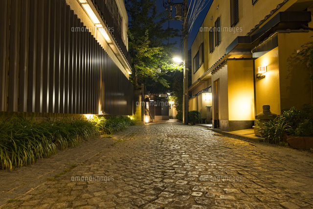 神楽坂の料亭街の夕景[10813000809]の写真・イラスト素材｜アマナ