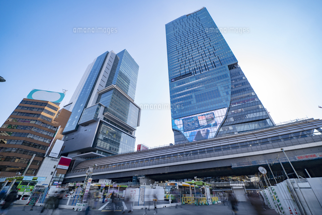 渋谷駅前の高層ビルの風景 の写真素材 イラスト素材 アマナイメージズ 渋谷駅前の高層ビルの風景 の写真素材 イラスト素材 アマナイメージズ