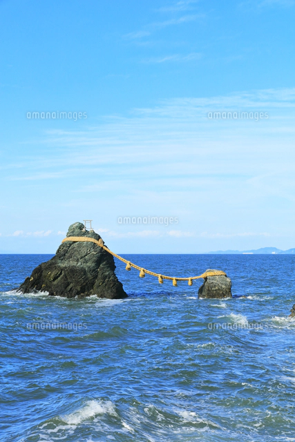 【伊勢二見ヶ浦夫婦岩】野村文挙 1014 正月旭 掛け軸 肉筆 伊勢二見浦の夫婦岩[10816003946]の写真・イラスト素材｜アマナ