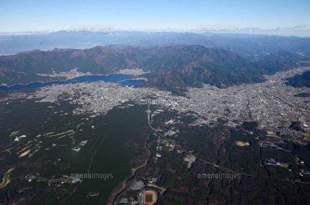 上空から見た丹沢湖[10828000073]の写真・イラスト素材｜アマナイメージズ