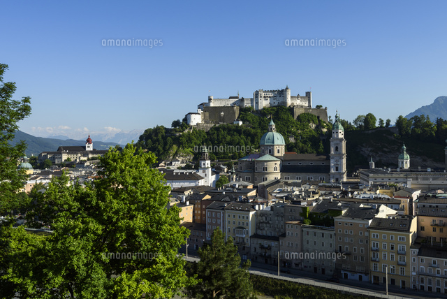 ホーエンザルツブルク城 の写真素材 イラスト素材 アマナイメージズ