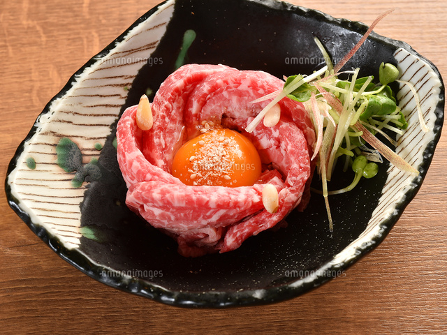 牛肉ユッケ[10845000168]の写真・イラスト素材｜アマナイメージズ
