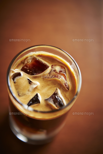 油彩画　アイスカフェラテ 油彩）アイスコーヒーとアイスカフェラテ | Yui-Fujita-gallery