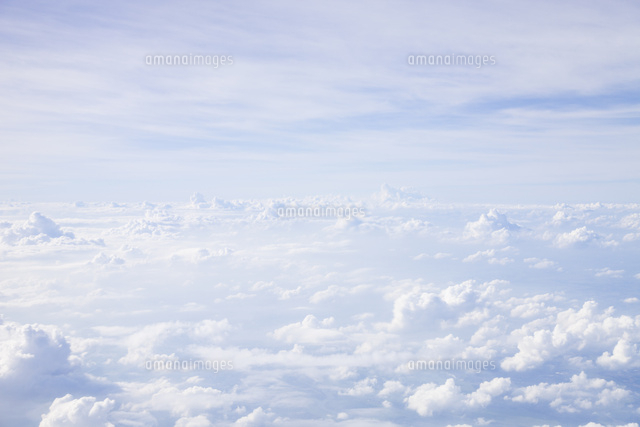 上空から眺める雲と空[10866000040]の写真・イラスト素材｜アマナ