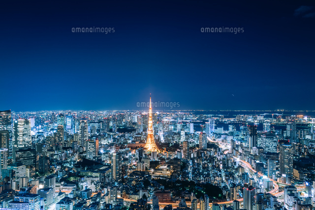 東京タワーと都心の夜景 の写真素材 イラスト素材 アマナイメージズ