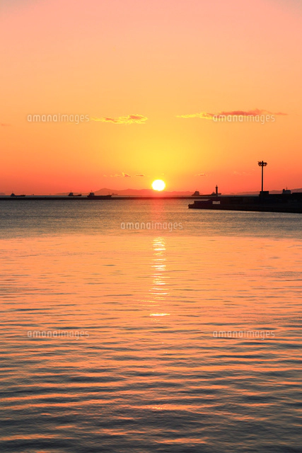 夕日写真 大阪湾と夕日[10922000395]の写真・イラスト素材｜アマナイメージズ