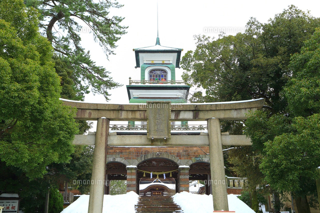 雪の尾山神社 前田利家公像[10922002246]の写真・イラスト素材｜アマナ
