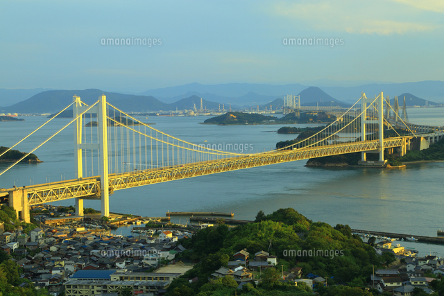 瀬戸大橋 夕景 の写真素材 イラスト素材 アマナイメージズ