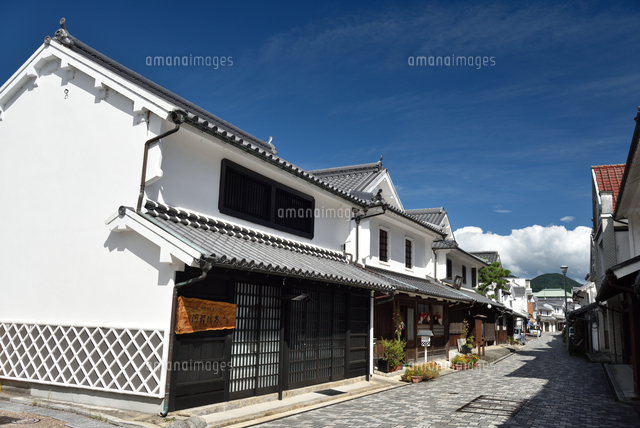 柳井の白壁の町並み の写真素材 イラスト素材 アマナイメージズ