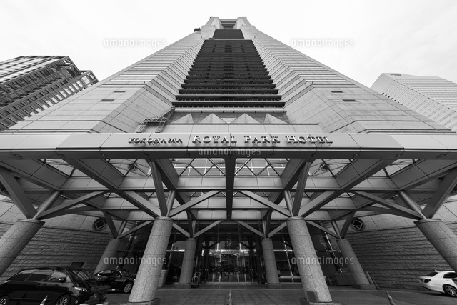 みなとみらいのシンボルタワー の写真素材 イラスト素材 アマナイメージズ