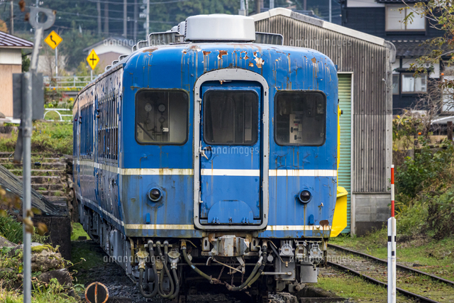 若桜鉄道 若桜駅に停車している老朽化した12系客車[10983004371]の写真