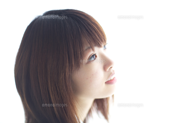 女子高生横顔[10990000929]の写真・イラスト素材｜アマナイメージズ