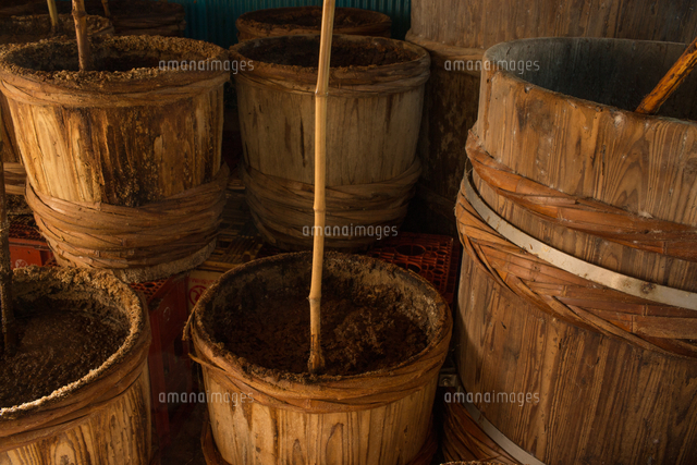 味噌樽 の写真素材 イラスト素材 アマナイメージズ