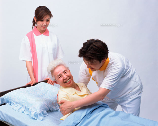 在宅介護の様子 の写真素材 イラスト素材 アマナイメージズ