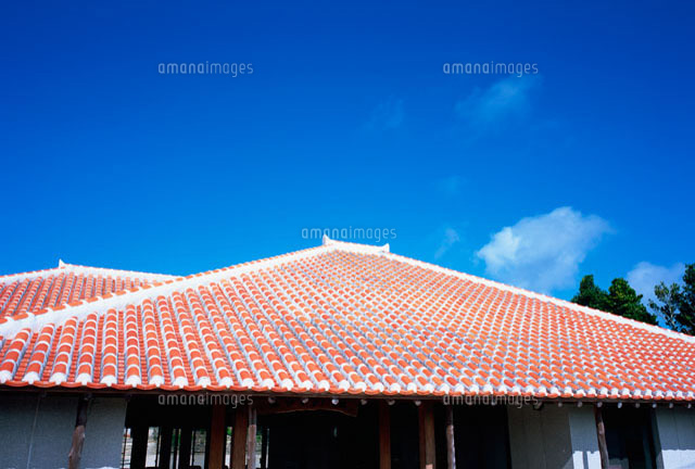赤瓦の家 竹富島 の写真素材 イラスト素材 アマナイメージズ