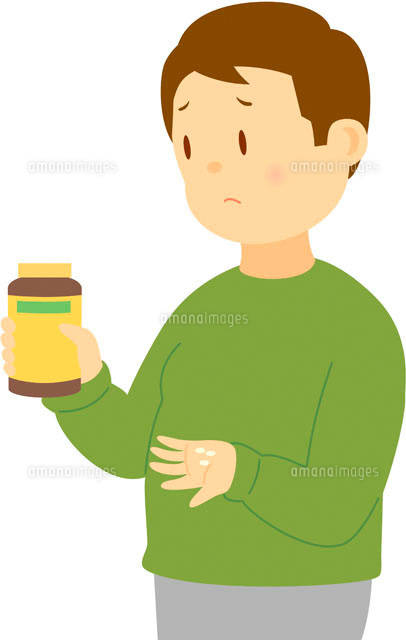 サプリメントを飲む男性 の写真素材 イラスト素材 アマナイメージズ