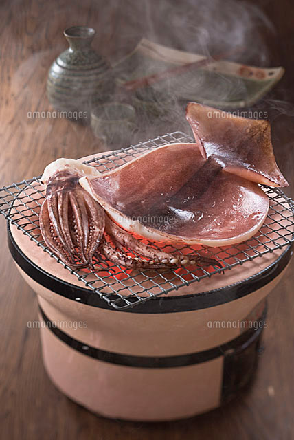 烏賊の開き干し 七輪焼き の写真素材 イラスト素材 アマナイメージズ