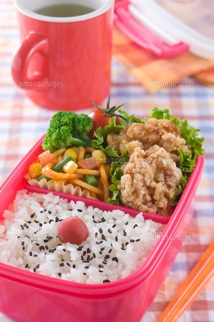 唐揚げ弁当 の写真素材 イラスト素材 アマナイメージズ