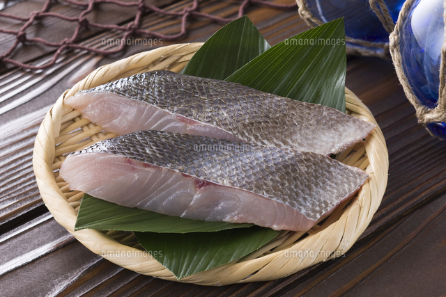 スズキの切身 の写真素材 イラスト素材 アマナイメージズ
