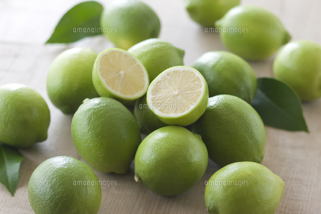 青レモン の写真素材 イラスト素材 アマナイメージズ