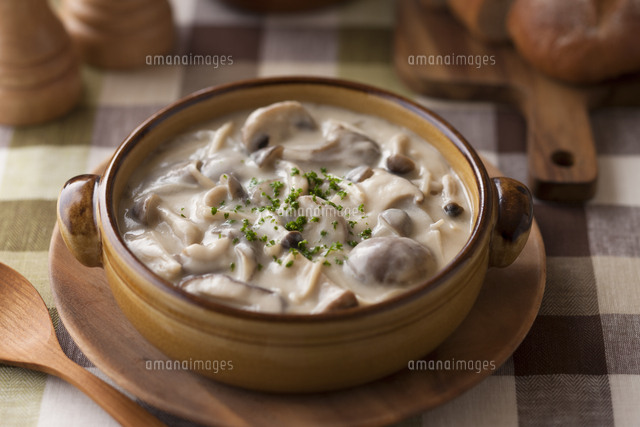 きのこのクリームシチュー の写真素材 イラスト素材 アマナイメージズ