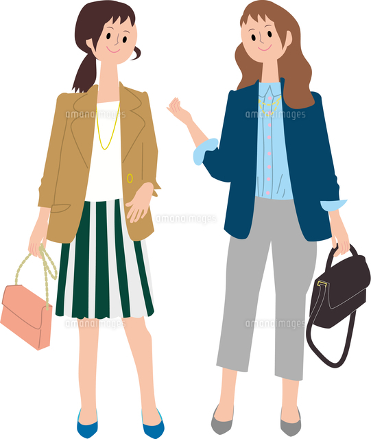 並んで歩く若い女性２人 の写真素材 イラスト素材 アマナイメージズ