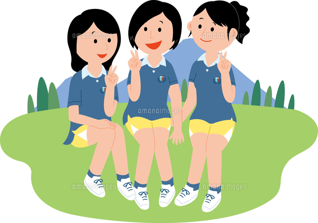 高原での合宿で記念撮影をする若い女性３人 11002067761 の写真素材 イラスト素材 アマナイメージズ