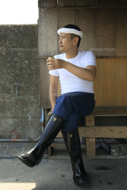 ねじり鉢巻をした男性のポートレート の写真素材 イラスト素材 アマナイメージズ